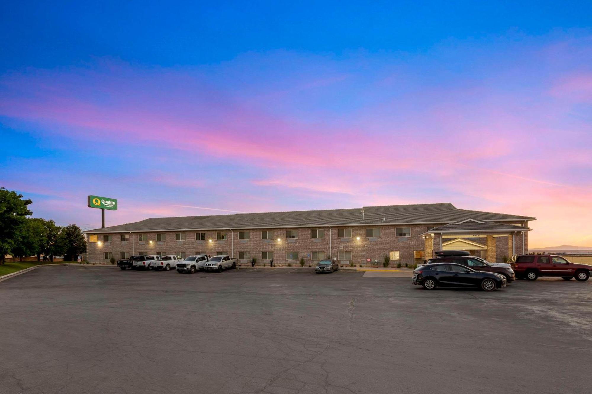 Quality Inn & Suites Fillmore I-15 Exterior foto