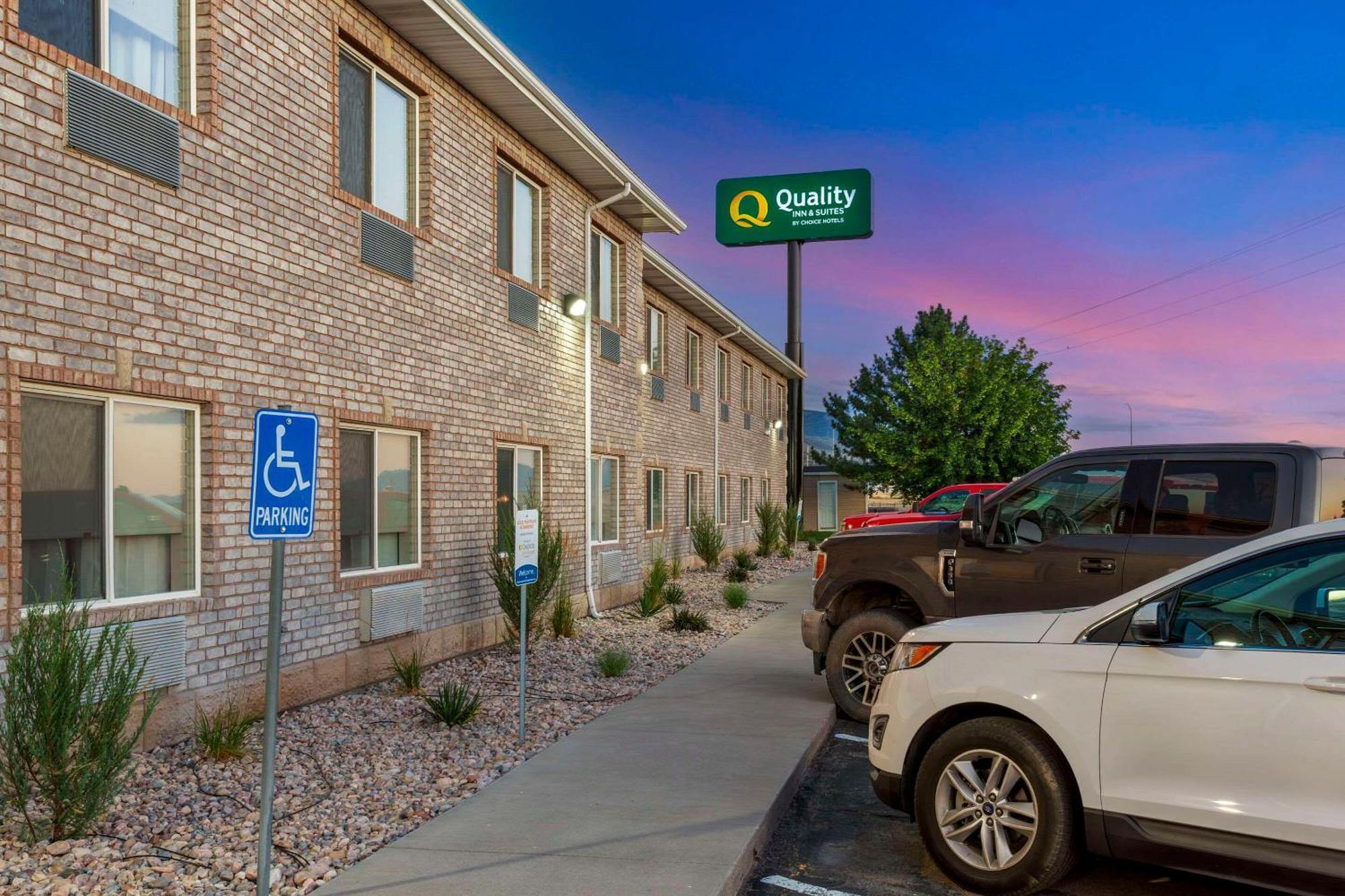 Quality Inn & Suites Fillmore I-15 Exterior foto