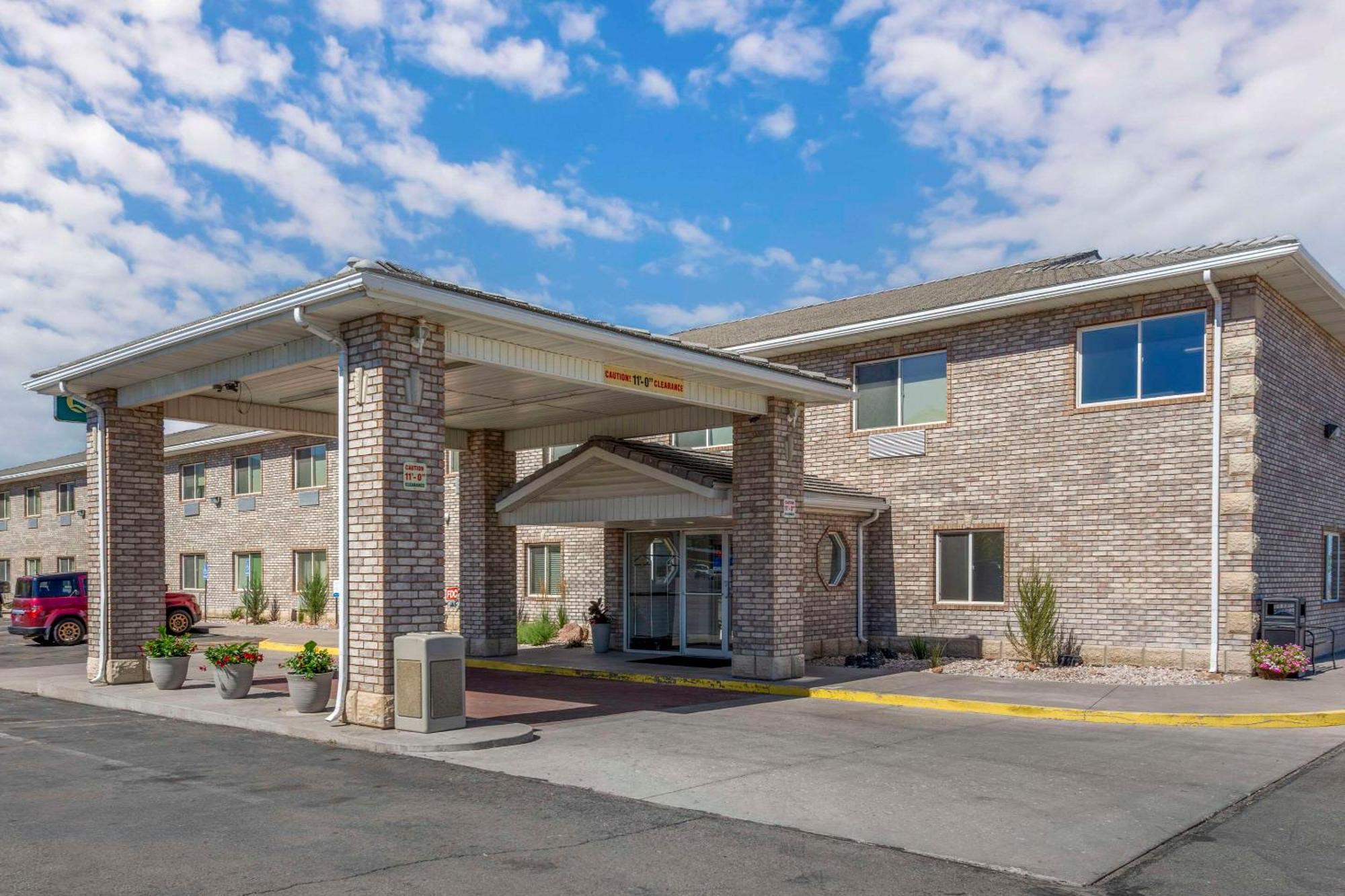 Quality Inn & Suites Fillmore I-15 Exterior foto